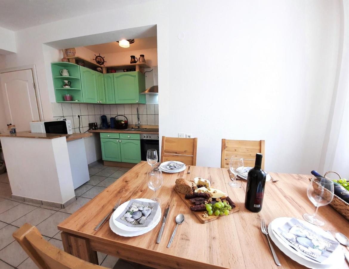ילסה Apartments Pitve מראה חיצוני תמונה