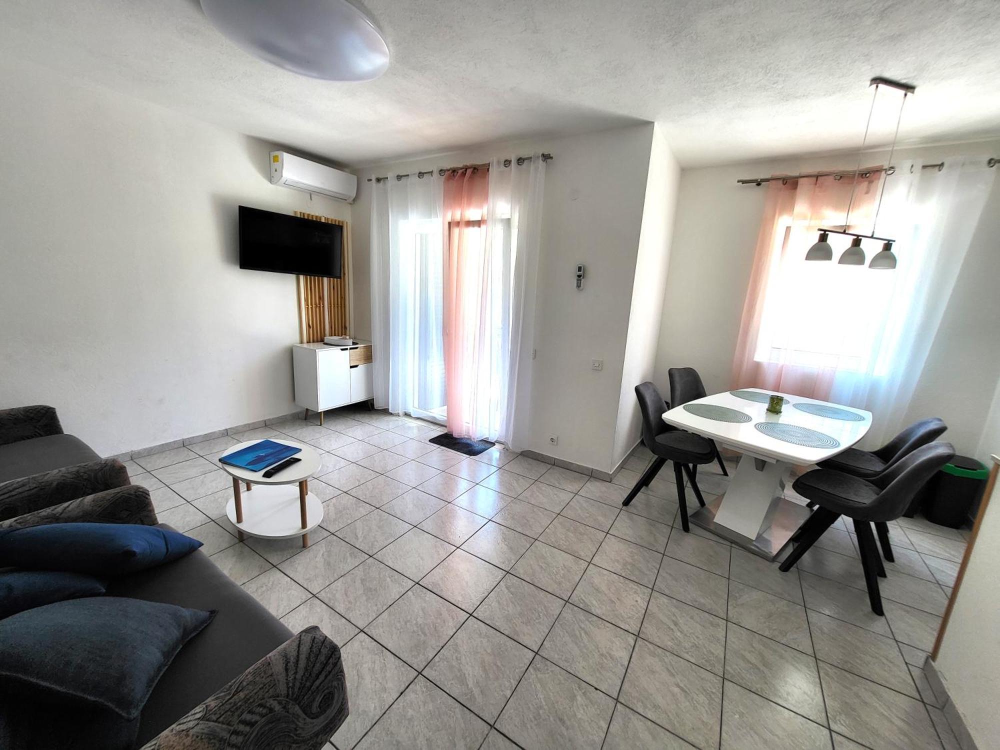 ילסה Apartments Pitve מראה חיצוני תמונה