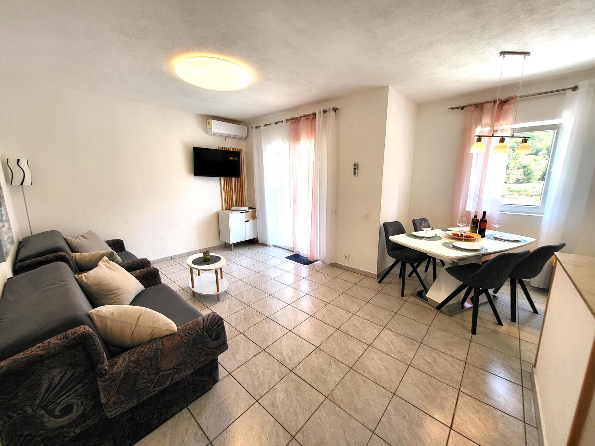 ילסה Apartments Pitve מראה חיצוני תמונה