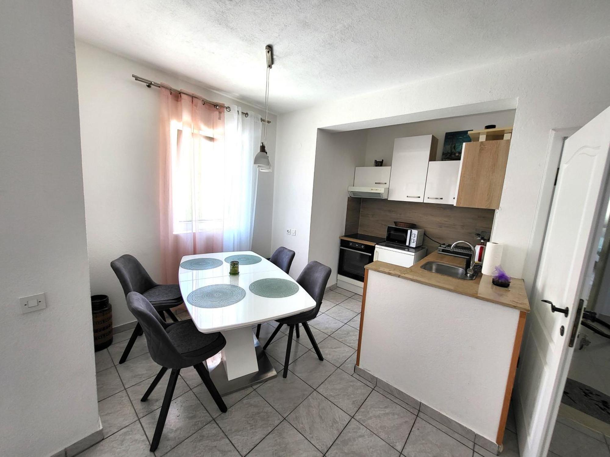 ילסה Apartments Pitve מראה חיצוני תמונה