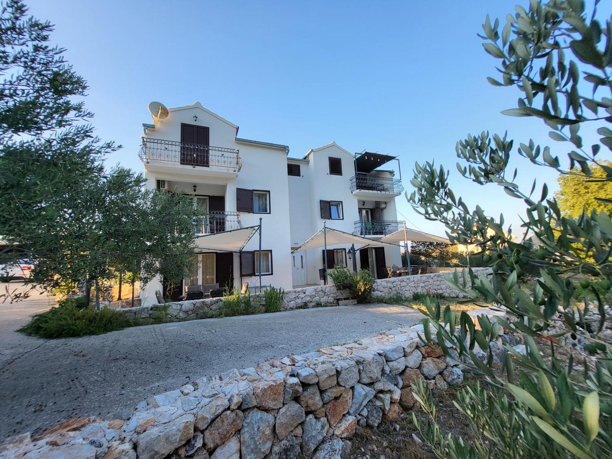 ילסה Apartments Pitve מראה חיצוני תמונה