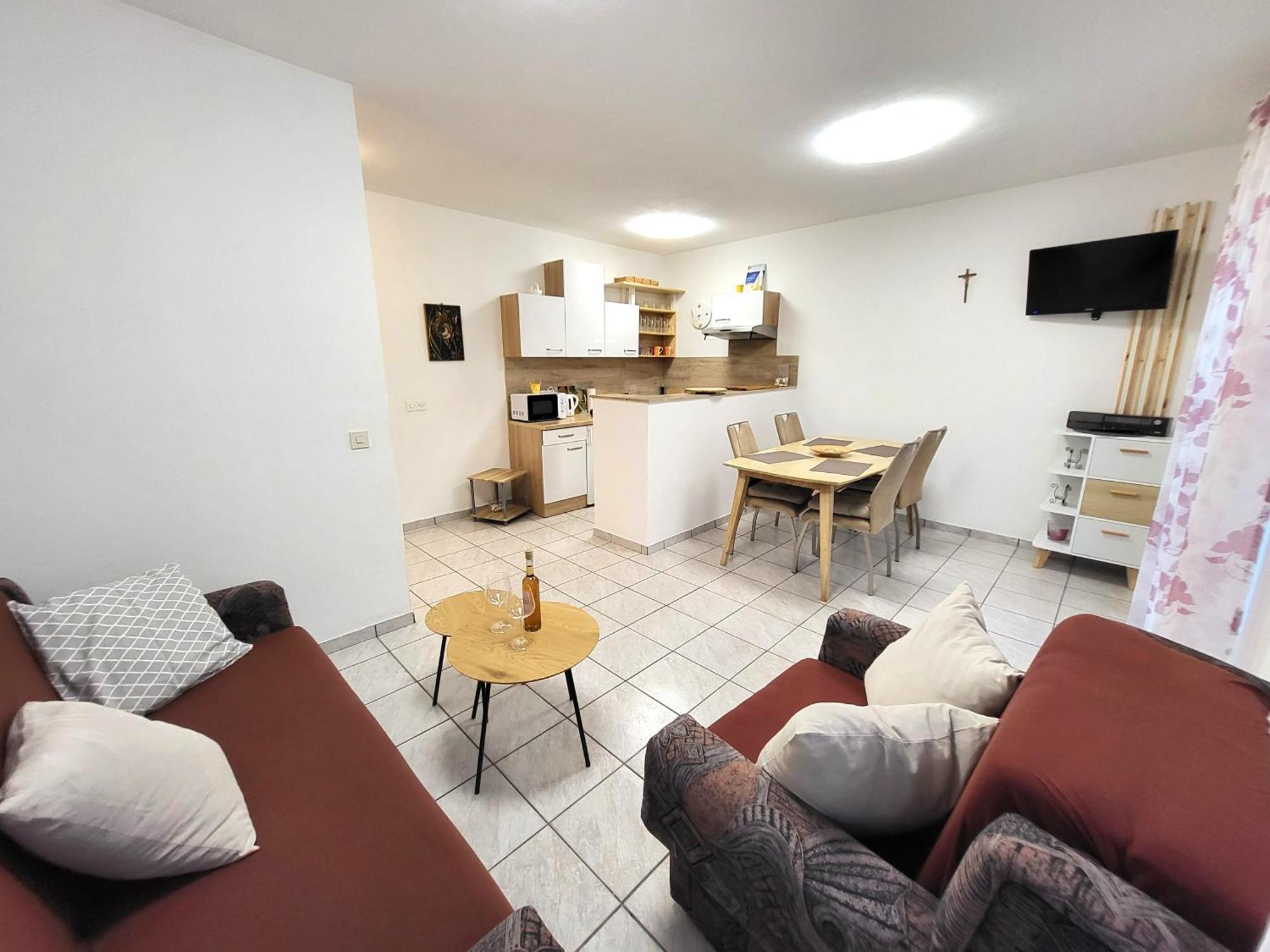 ילסה Apartments Pitve מראה חיצוני תמונה