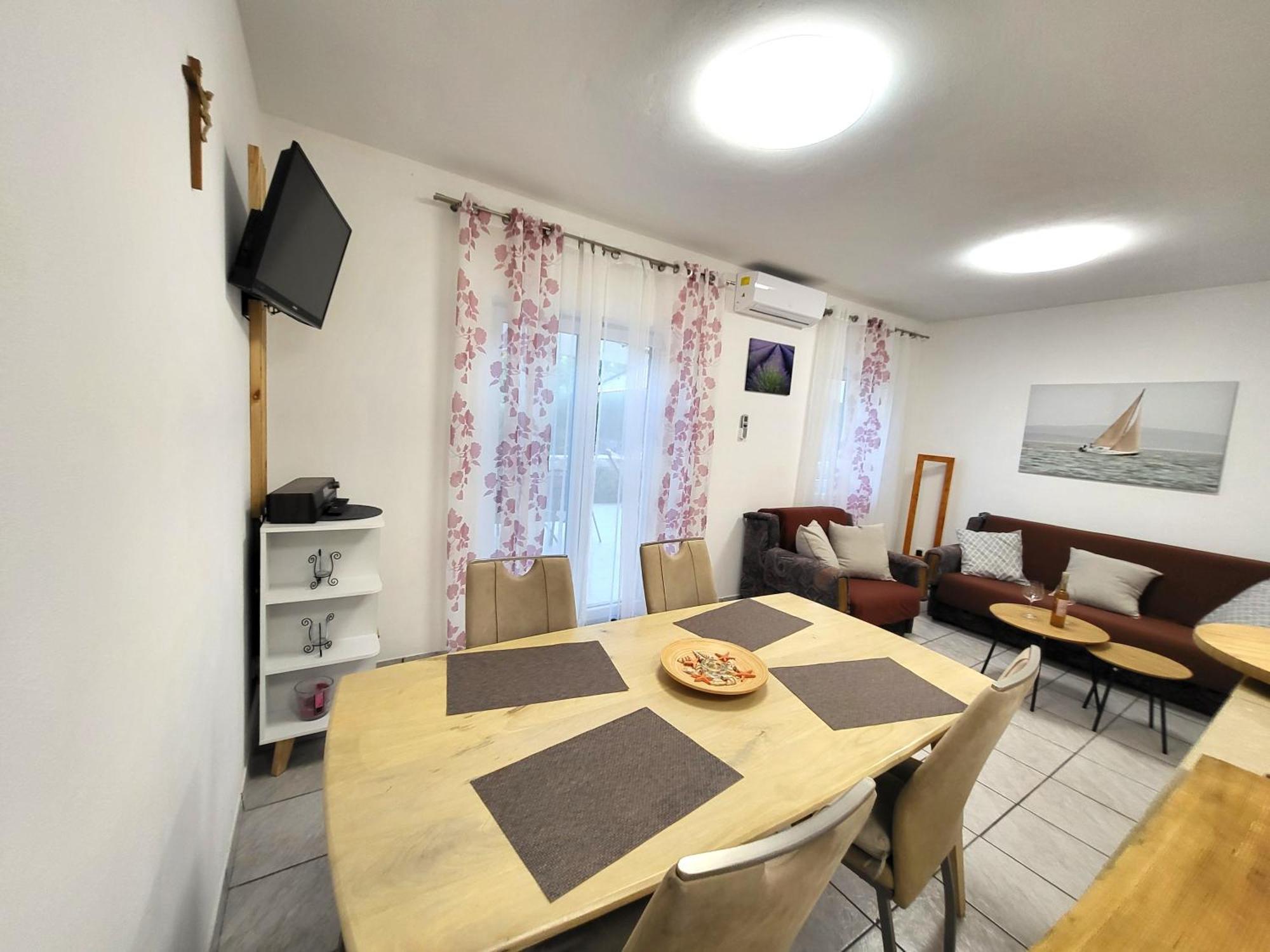 ילסה Apartments Pitve מראה חיצוני תמונה